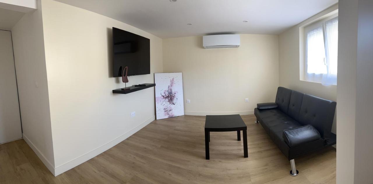 La Dream Night Apartment ปงโตล-กงโบล ภายนอก รูปภาพ