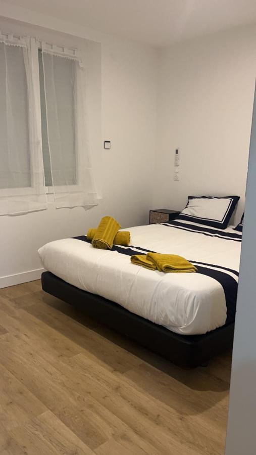 La Dream Night Apartment ปงโตล-กงโบล ภายนอก รูปภาพ