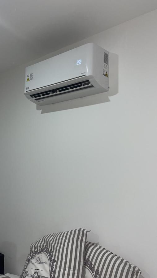 La Dream Night Apartment ปงโตล-กงโบล ภายนอก รูปภาพ