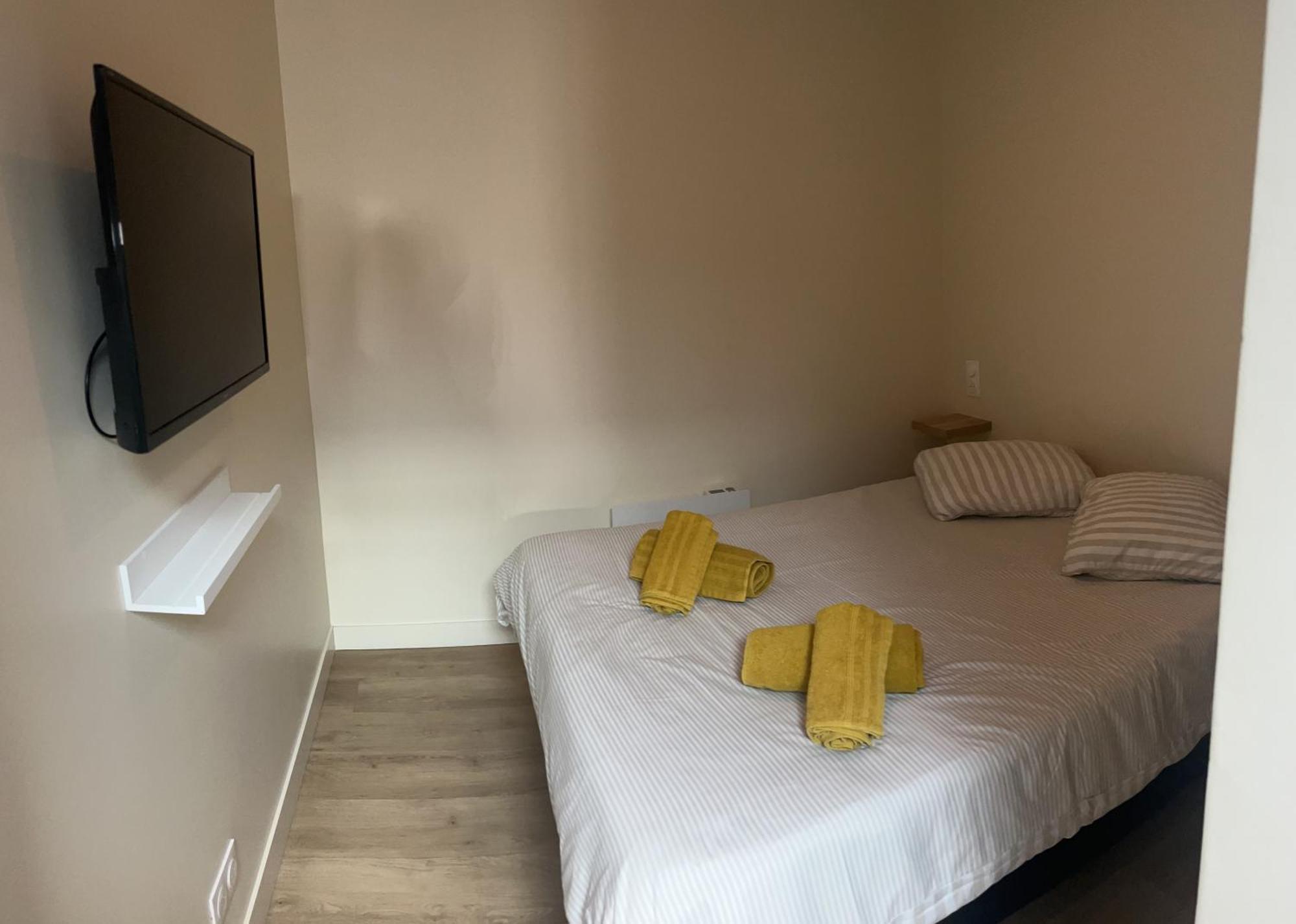 La Dream Night Apartment ปงโตล-กงโบล ภายนอก รูปภาพ