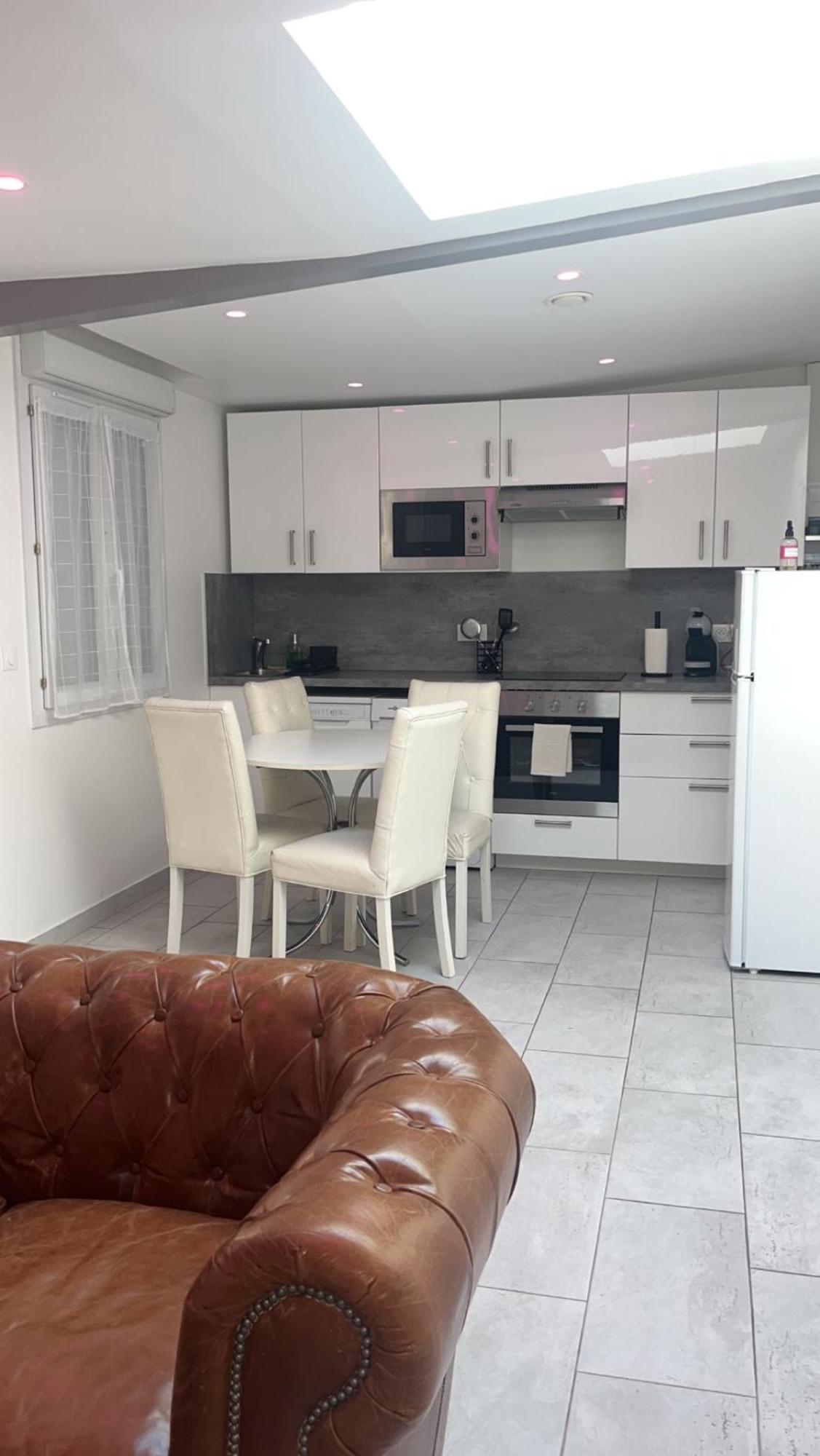 La Dream Night Apartment ปงโตล-กงโบล ภายนอก รูปภาพ