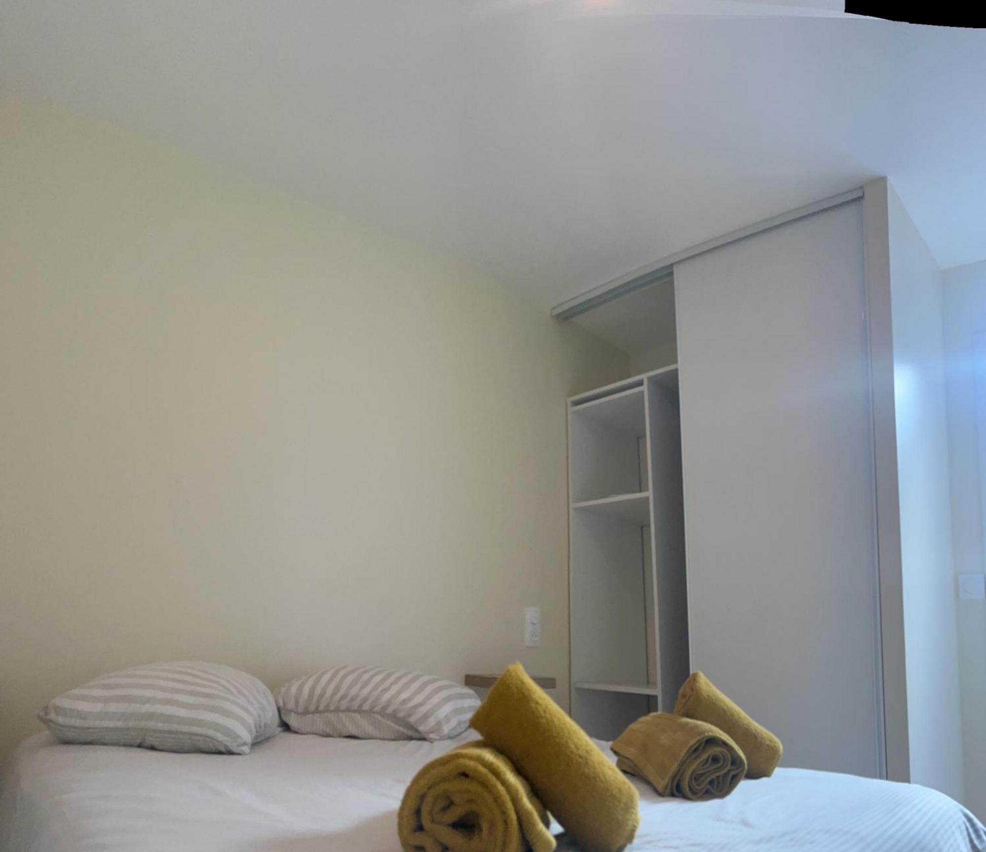 La Dream Night Apartment ปงโตล-กงโบล ภายนอก รูปภาพ