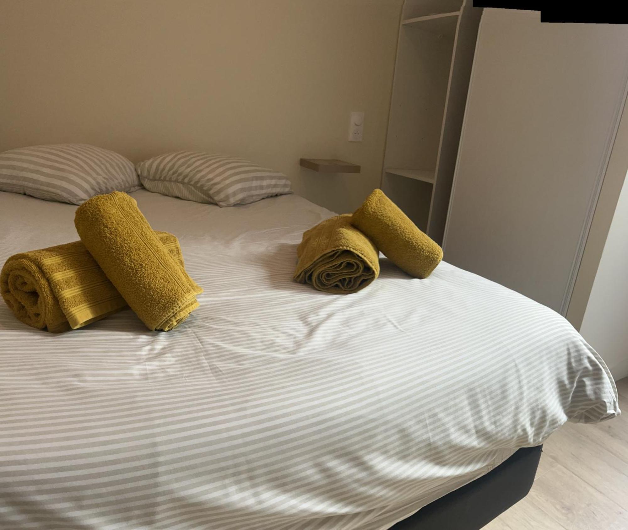 La Dream Night Apartment ปงโตล-กงโบล ภายนอก รูปภาพ