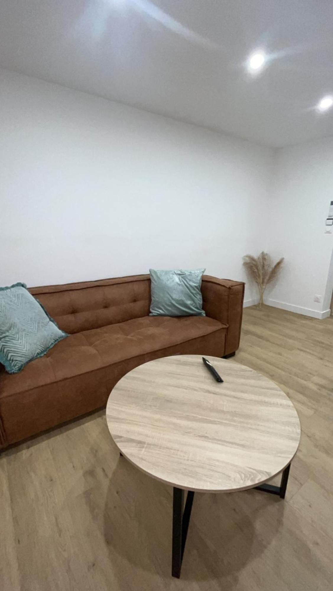 La Dream Night Apartment ปงโตล-กงโบล ภายนอก รูปภาพ