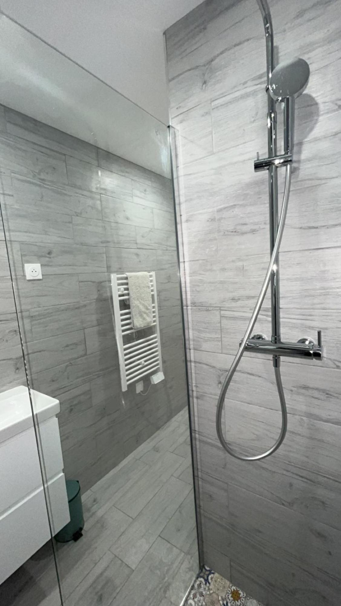 La Dream Night Apartment ปงโตล-กงโบล ภายนอก รูปภาพ