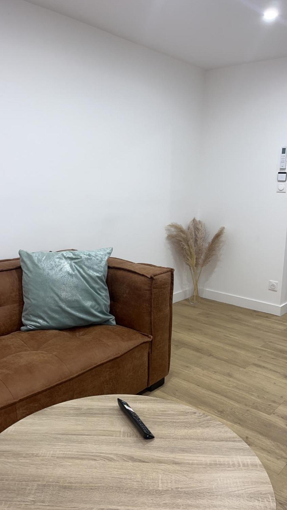 La Dream Night Apartment ปงโตล-กงโบล ภายนอก รูปภาพ