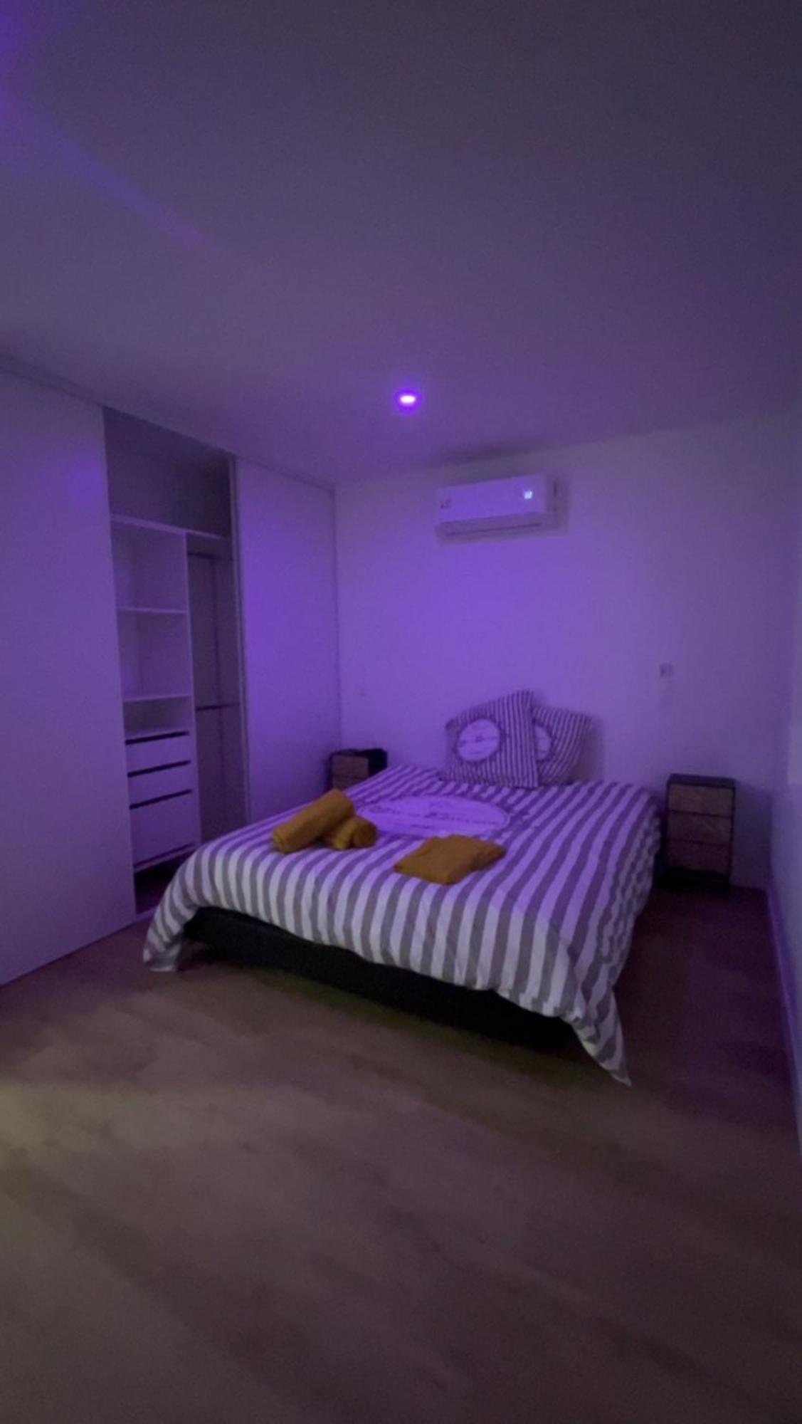 La Dream Night Apartment ปงโตล-กงโบล ภายนอก รูปภาพ
