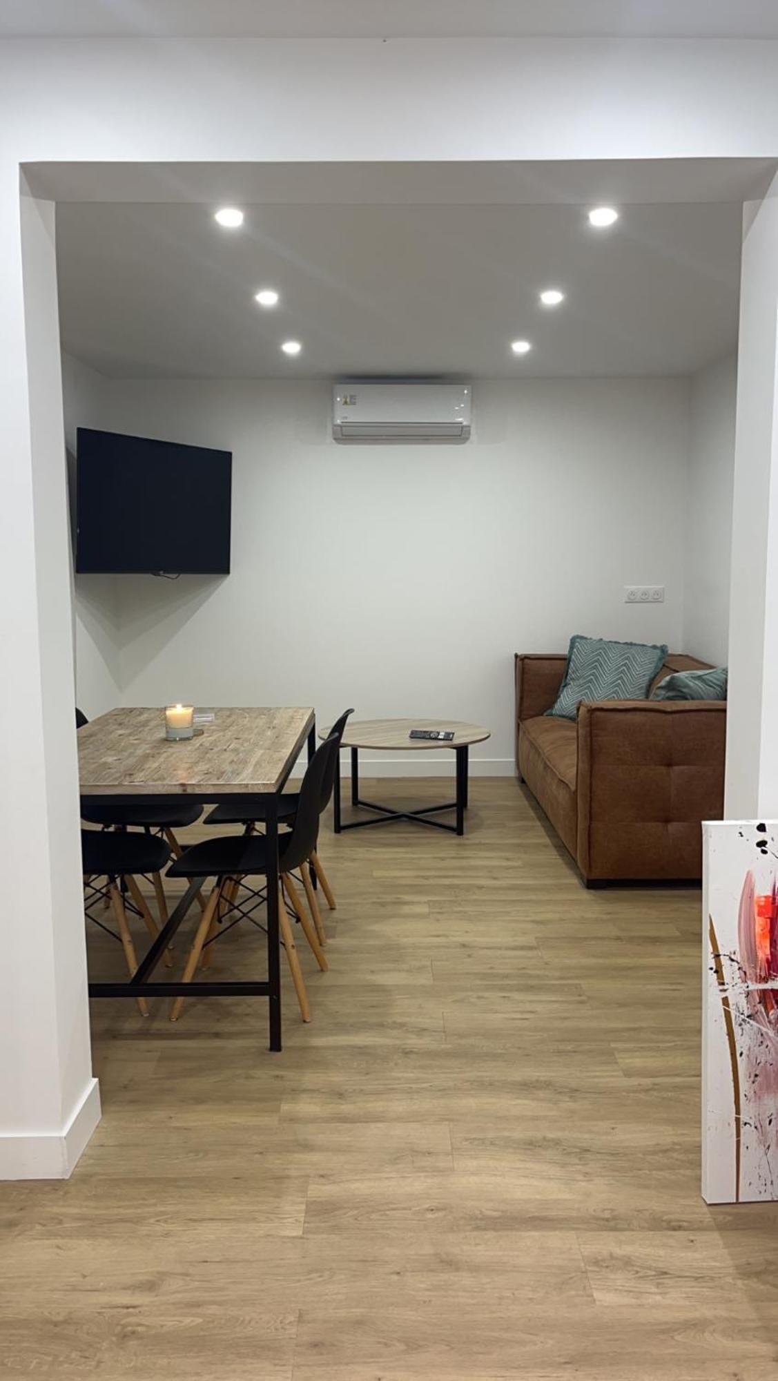 La Dream Night Apartment ปงโตล-กงโบล ภายนอก รูปภาพ