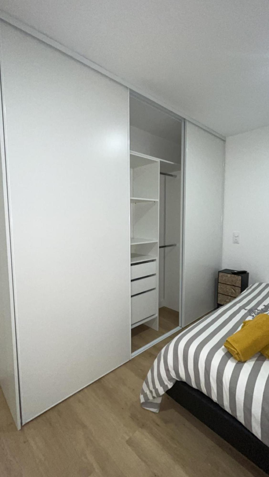 La Dream Night Apartment ปงโตล-กงโบล ภายนอก รูปภาพ