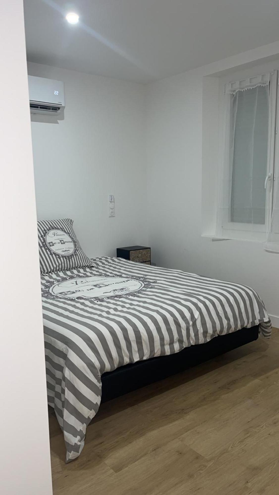 La Dream Night Apartment ปงโตล-กงโบล ภายนอก รูปภาพ