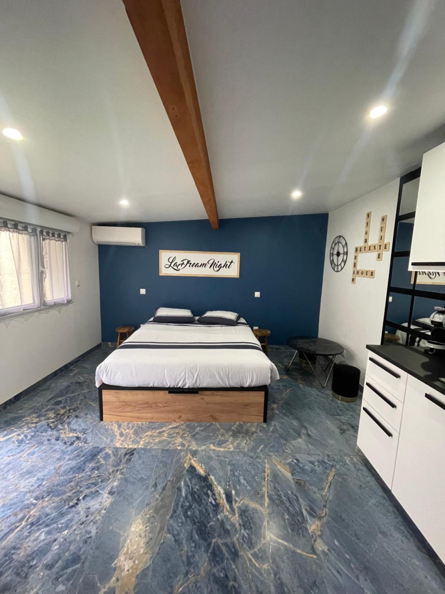La Dream Night Apartment ปงโตล-กงโบล ภายนอก รูปภาพ